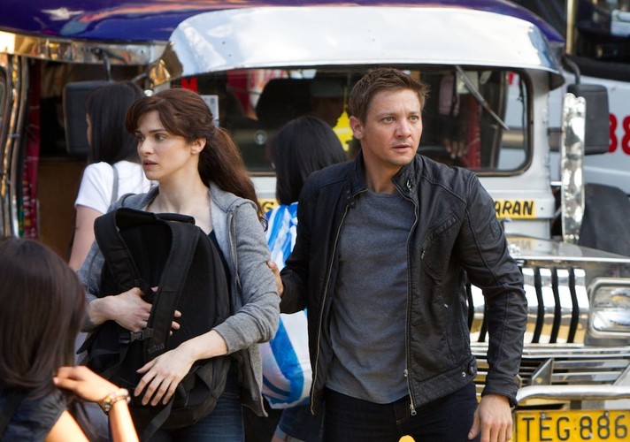 Jeremy Renner i Rachel Weisz w filmie 'Dziedzictwo Bourne'a'