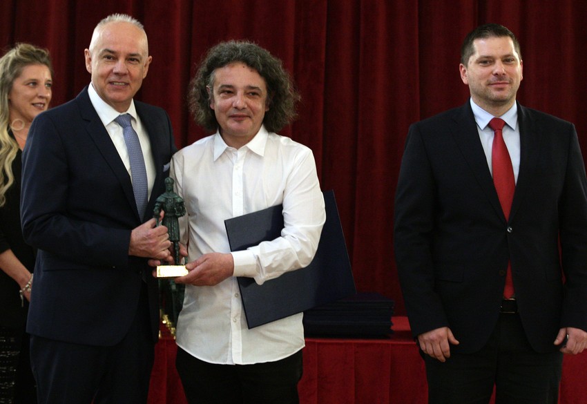 Nagradu za književnost i prevodno stvaralaštvo dobio je Vladimir D. Janković