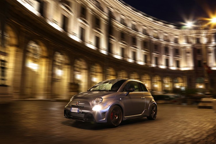 Abarth 695 biposto