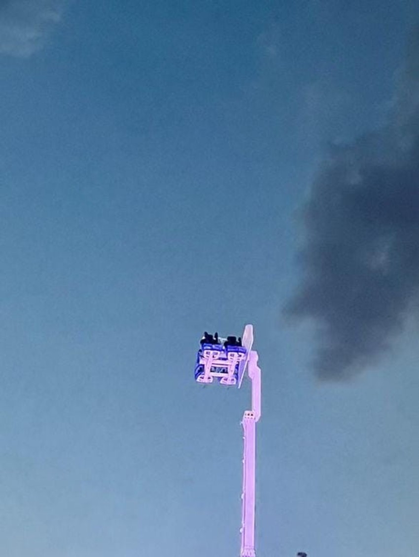 Zaglavila se sprava u Inđiji u luna parku