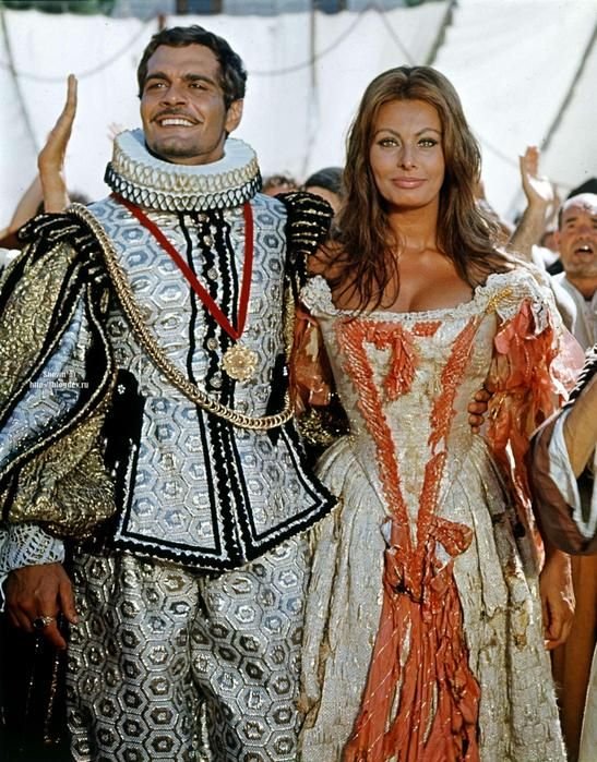 Sophia Loren jako Isabella oraz Omar Sharif jako książę Rodrigo Fernandezw filmie "Był sobie raz" (1967)