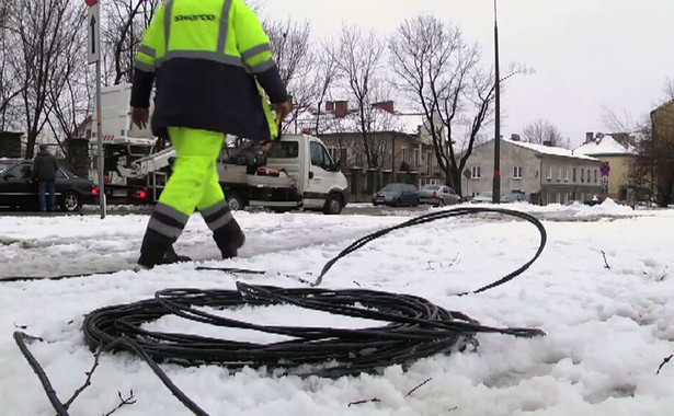 Śnieżyca zaatakowała na południu. "Kilka tysięcy gospodarstw domowych bez prądu" [WIDEO]