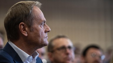 Radny PO ratuje PiS przed utratą władzy. Donald Tusk: nie jestem entuzjastą takich układanek 