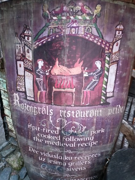Restauracja rodem ze średniowiecza Rozengrāls 