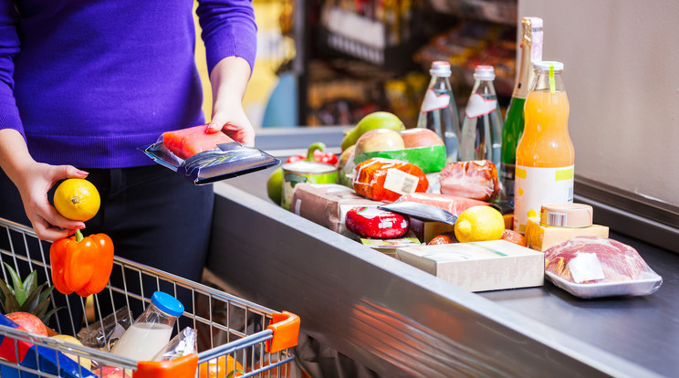 Keresse a legjobb akciós élelmiszerárakat / Fotó: Shutterstock