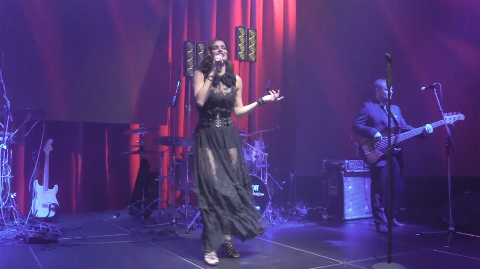 Samo mi dajte smeštaj i topli obrok i ja pevam