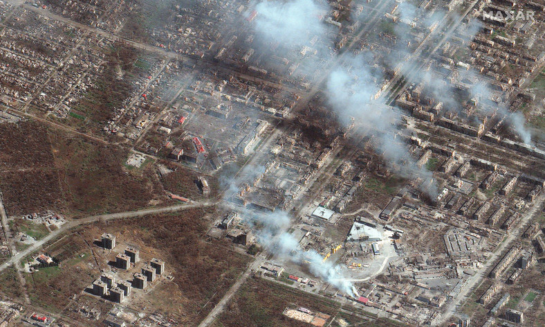 Zdjęcie satelitarne zbombardowanego Mariupola