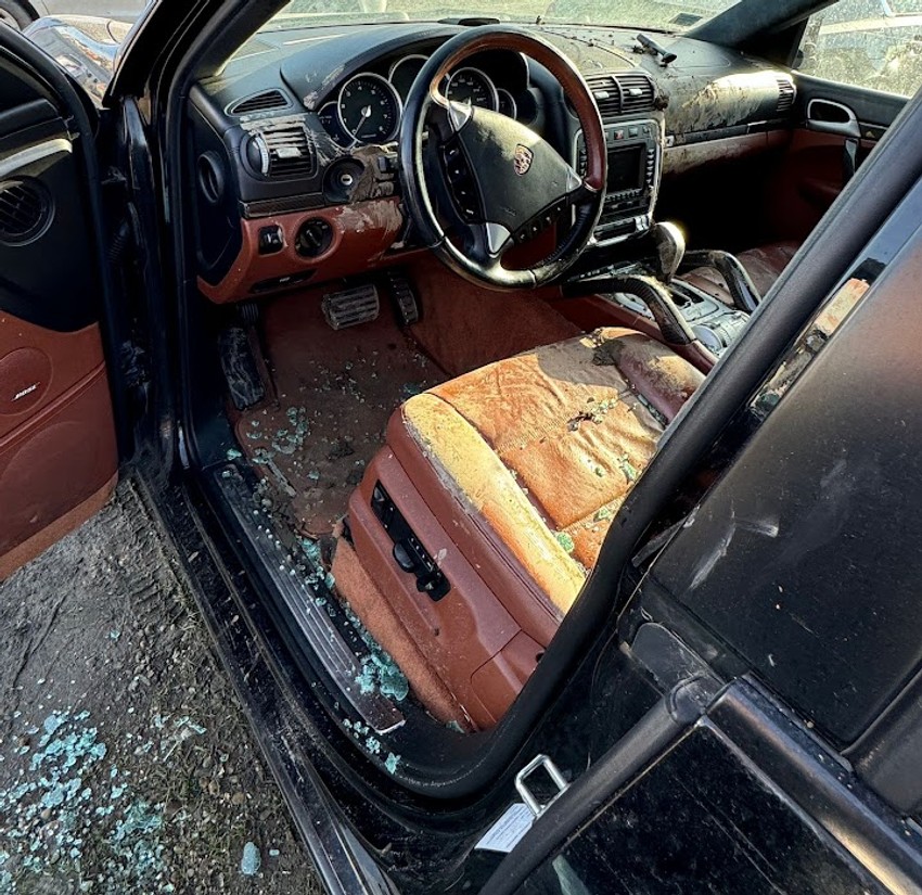 Demoliran"porše" na Vidikovcu