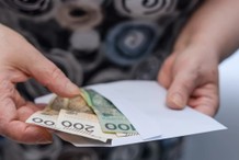 Skarbówka będzie zwracać pieniądze emerytom. Można odzyskać nawet 800 złotych