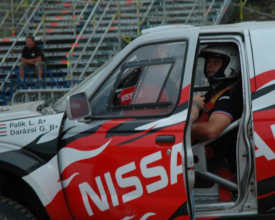 Nissany rozjeżdżały Stadion X-lecia