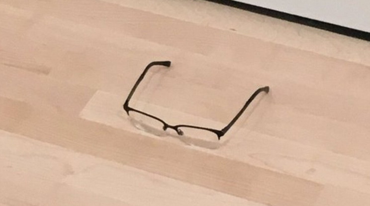 A szemüveg, mint "műalkotás" / Forrás: Twitter