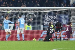 Liga włoska. Klęska Milanu w Rzymie, rośnie przewaga Napoli