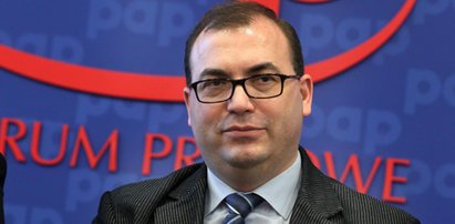 Człowiek Rydzyka w Sejmie ujawnia: Polityk PiS parodiuje księży, Płażyński pisze donosy