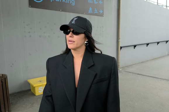 SIN SEKE ALEKSIĆ (6) DIŽE TEGOVE Trener mu govori šta da radi, pevačica oduševljeno snima Jovana (VIDEO)