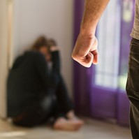 A férfi éveken át bántalmazta, félelemben tartotta az egész családját