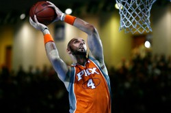 Marcin Gortat jednym z najlepiej zarabiających koszykarzy Phoenix Suns