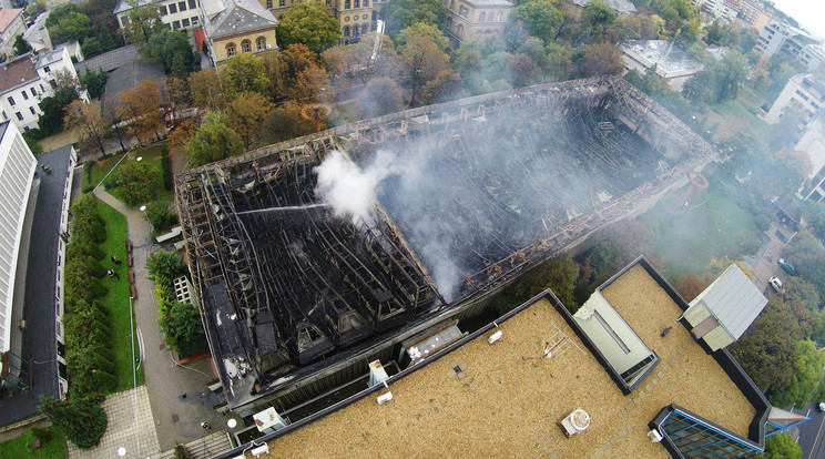 A Testnevelési Egyetem
tornacsarnoka porig
égett, újat építenek/ Fotó: Ruzsa István