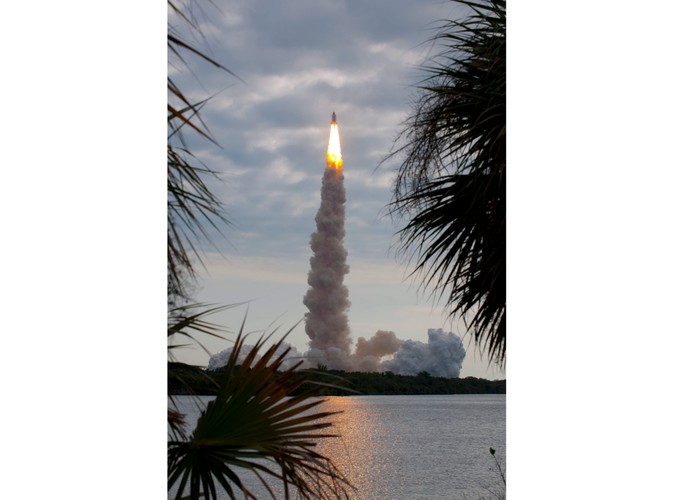 Prom Endeavour w drodze w kosmos