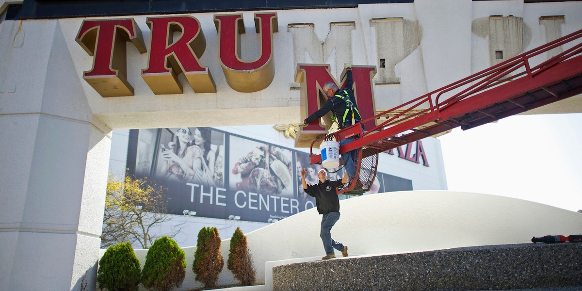 How Atlantic City went from a bustling tourist hub to a ghost town