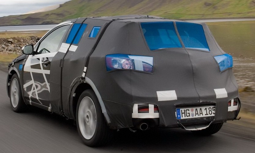 Z tej strony też nie pomylimy japońskiej nowości z żadnym innym autem