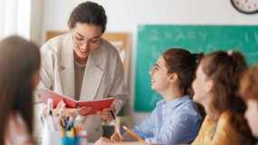 Związki zawodowe ostro o projektach MEN. „Rażące przekroczenie uprawnień” i „niebezpieczna koncepcja szkoły”