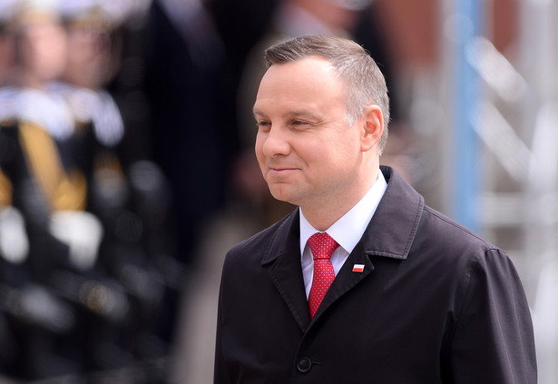 Prezydent dla "Do Rzeczy" o relacjach z szefem MON: Trudna współpraca