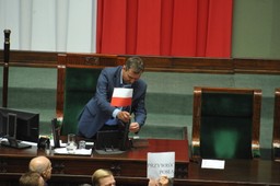 Halicki: Sejm pracuje, przerwał obrady, ale nie zakończył