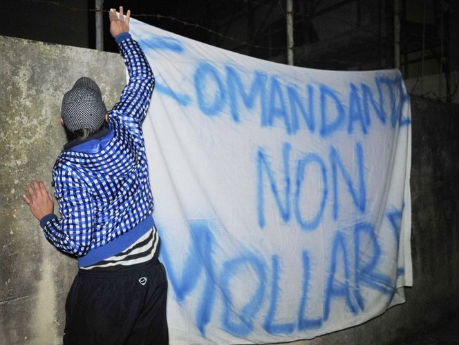 Jednak w mieszkańcy rodzinnego miasta Francesco Schettino bronią kapitana i nie wierzą w tezę o ucieczce z pokładu statku