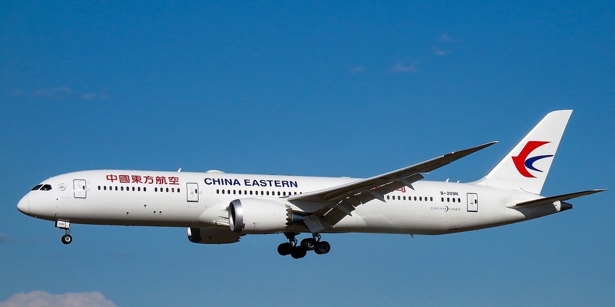 Boeing w barwach China Eastern (zdjęcie ilustracyjne).