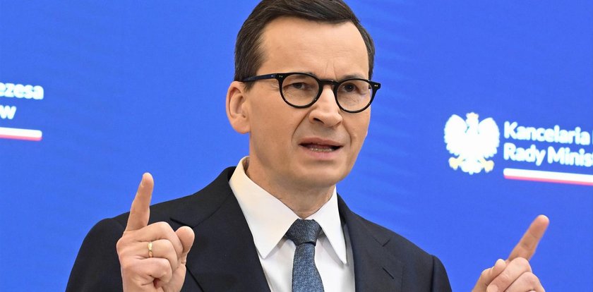 Dziennikarz zapytał premiera Morawieckiego czy gra na gitarze lepiej od Kurskiego. Co odpowiedział premier?