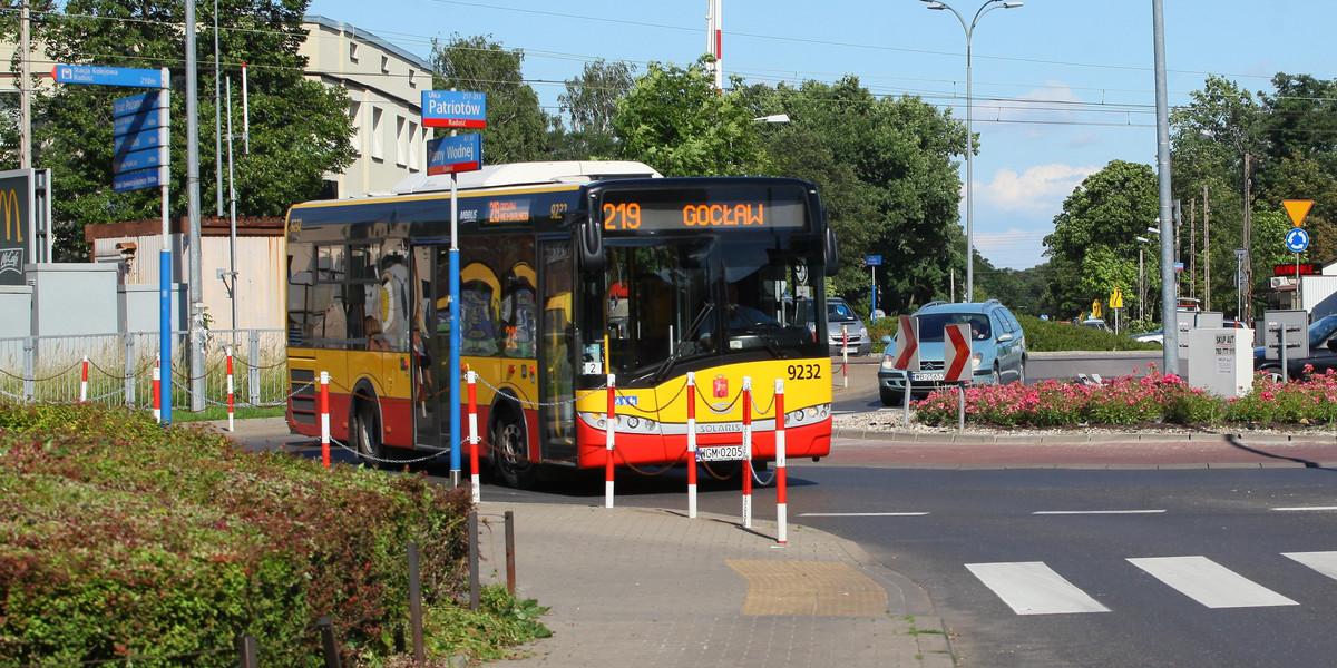 Apel mieszkańców Wawra: Chcemy więcej autobusów 