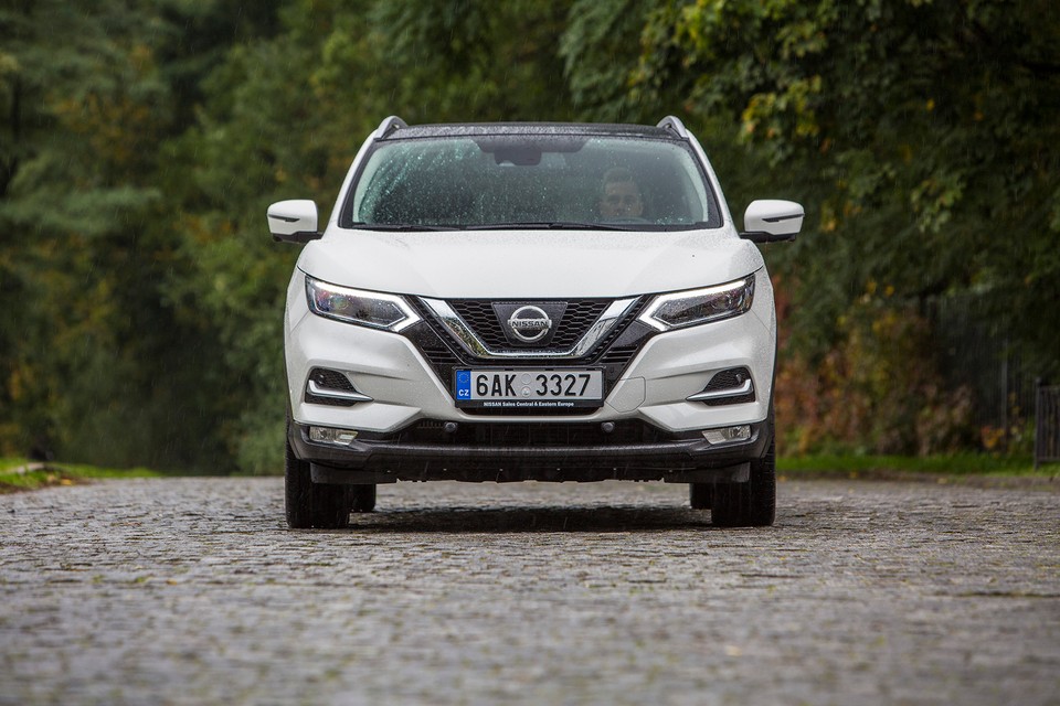 C1130 nissan qashqai