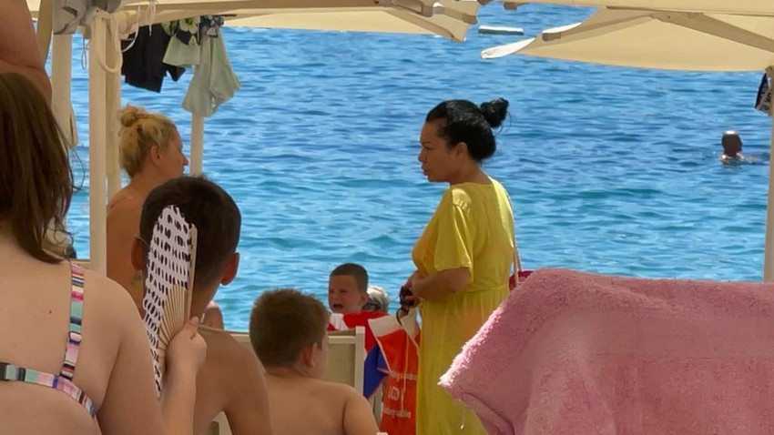 Zlata Petrović napravila skandal na plaži u Budvi