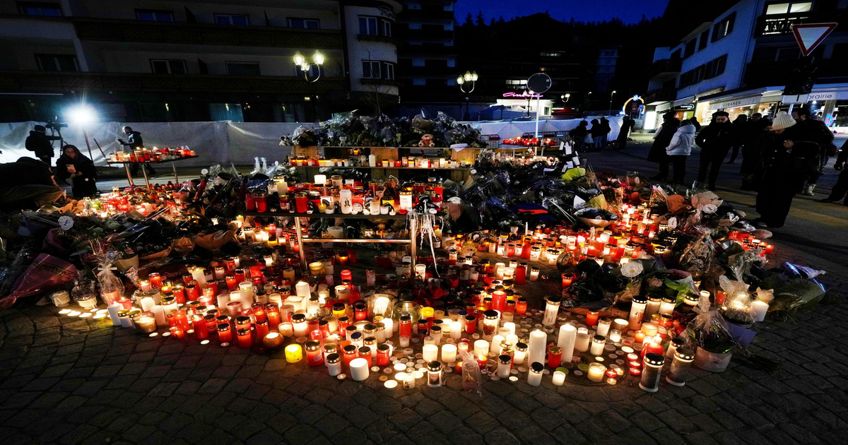Charlie Hebdo zeigt verkohlte Brandopfer beim Skifahren - Strafanzeige