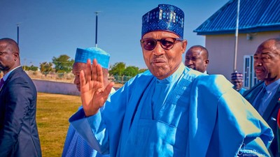 President Buhari departing Daura, Katsina State for Jigawa State, to commission infrastructure projects [Presidency Twitter]