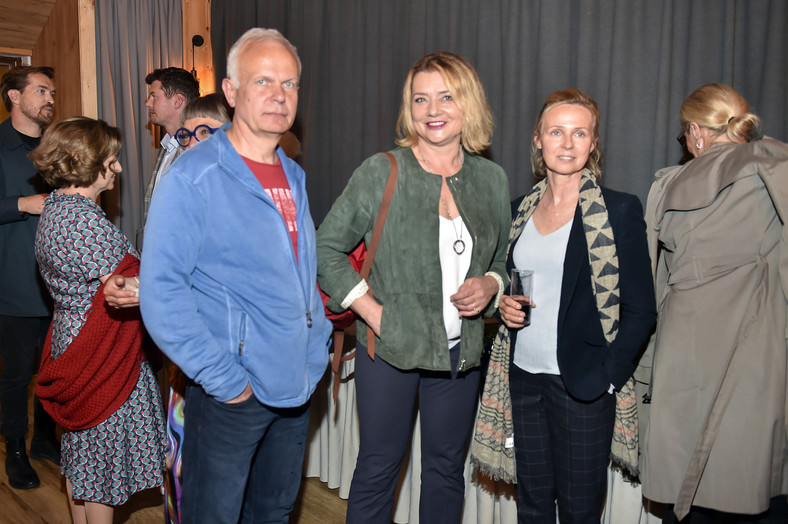 Jerzy Gudejko, Małgorzata Ostrowska-Królikowska i Grażyna Gudejko na premierze książki "A miało być tak pięknie" (2019 r.)