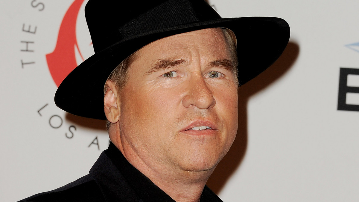 Val Kilmer ma raka - tę informację potwierdził niedawno jego kolega, aktor Michael Douglas. Co na to sam zainteresowany? Gwiazda filmów "Top Gun" i "Batman" wydał oświadczenie, w którym wyjawia stan zdrowia.