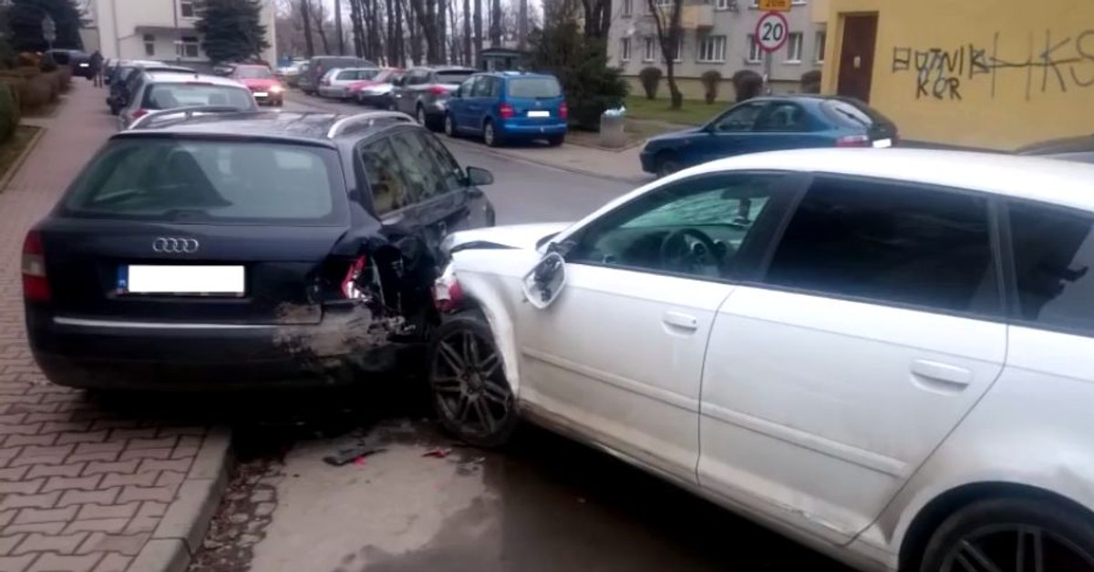 Kierowca W Krakowie Zniszczyl 17 Samochodow I Uciekl Kamera Nagrala Jego Szalone Wyczyny Dziennik Pl