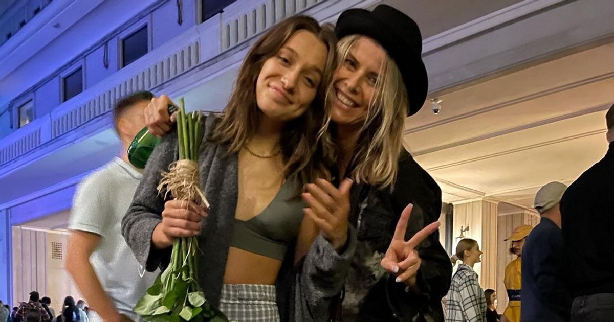 Fabienne Wiśniewska skończyła 18 lat. Na imprezie bawiła się z mamą