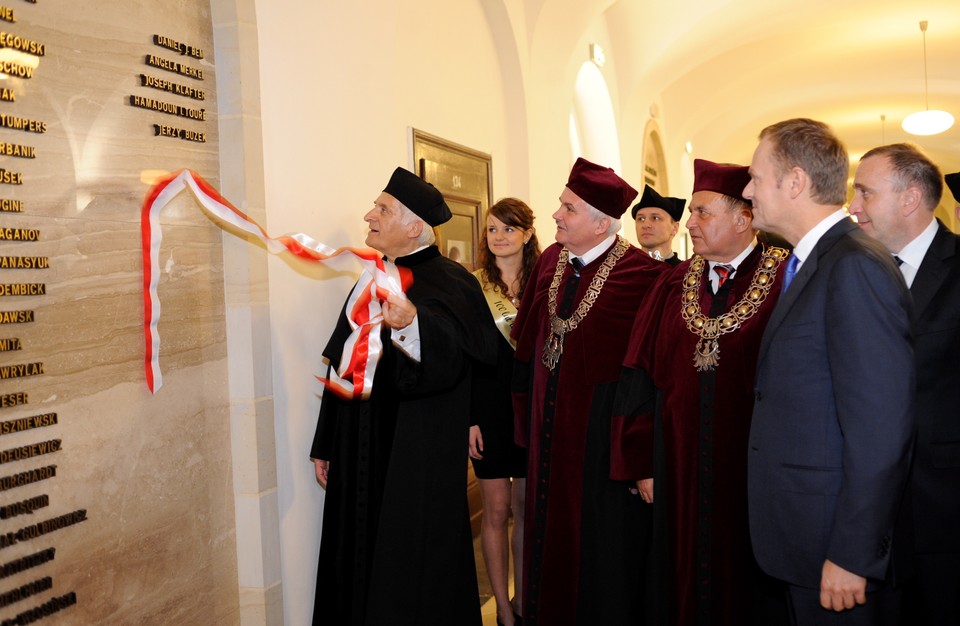 WROCŁAW DOKTORAT HONORIS CAUSA DLA JERZEGO BUZKA