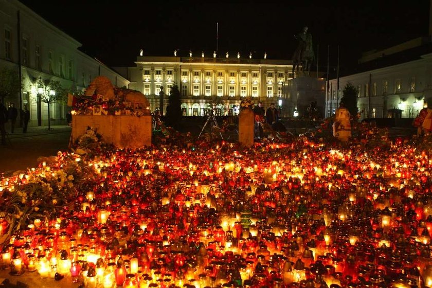 Warszawa nie przestaje płakać