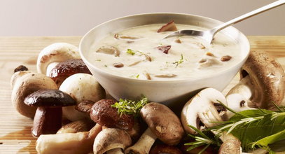 Zupa ze świeżych grzybów w dwóch niezrównanych wariantach. Różni je ważny dodatek