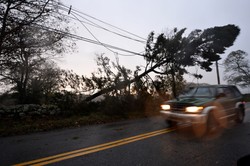 Sandy toruje drogę do Białego Domu. Zakłócenia kampanii w USA