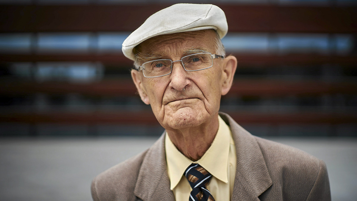 Ryszard Krasnodębski, 93-letni były żołnierz AK i uczestnik wydarzeń Marca '68 miał zostać podczas uroczystości odznaczony medalem "Wrocław z Wdzięcznością" - informuje "Gazeta Wyborcza" - profesor wyszedł jednak demonstracyjnie z sali.