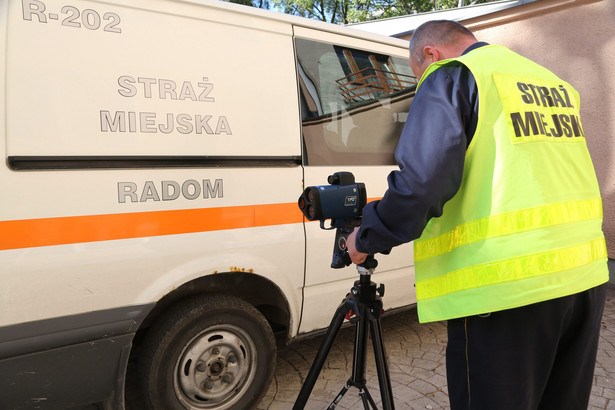 PO broni fotoradarów straży miejskiej. PiS ma na to złoty środek