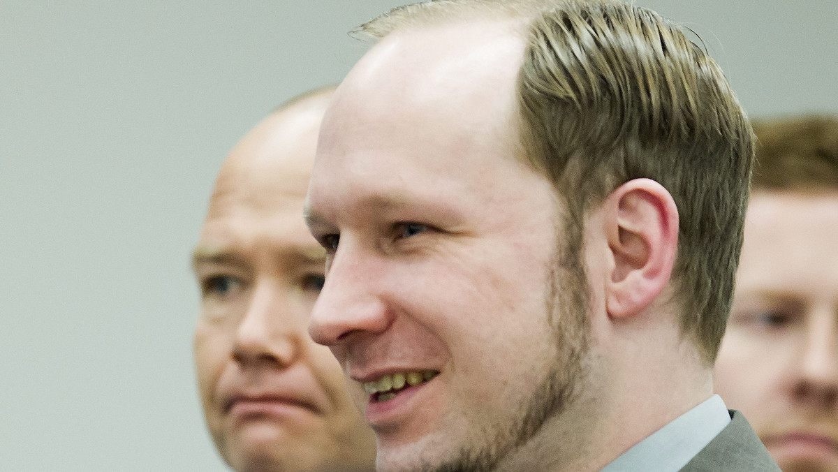 Wyrok na Andersa Behringa Breivika, oskarżonego o dokonanie w lipcu zeszłego roku zamachu bombowego w Oslo i masakry na wyspie Utoya, w których zginęło łącznie 77 osób, ma być wydany 20 lipca lub 24 sierpnia - poinformował sąd w stolicy Norwegii.