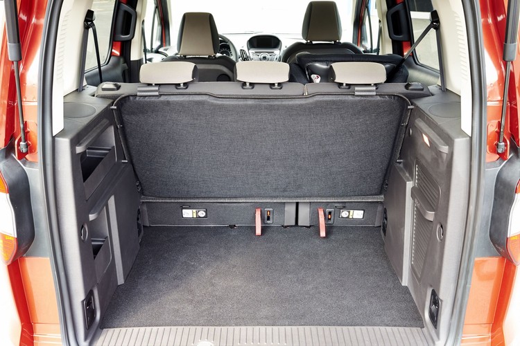 Ford tourneo courier