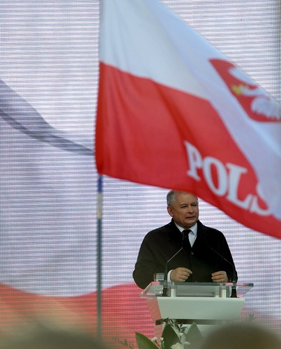 Jarosław Kaczyński przemawiał przez Pałacem Prezydenckim