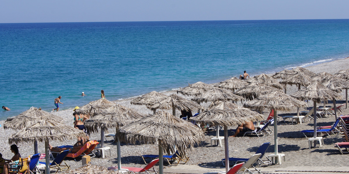 Majówka na plaży w Grecji? Turystom może przeszkodzić strajk kontrolerów lotów.