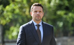 Gronkiewicz-Waltz broni zachowania Trzaskowskiego w klubie. "To po prostu luz"